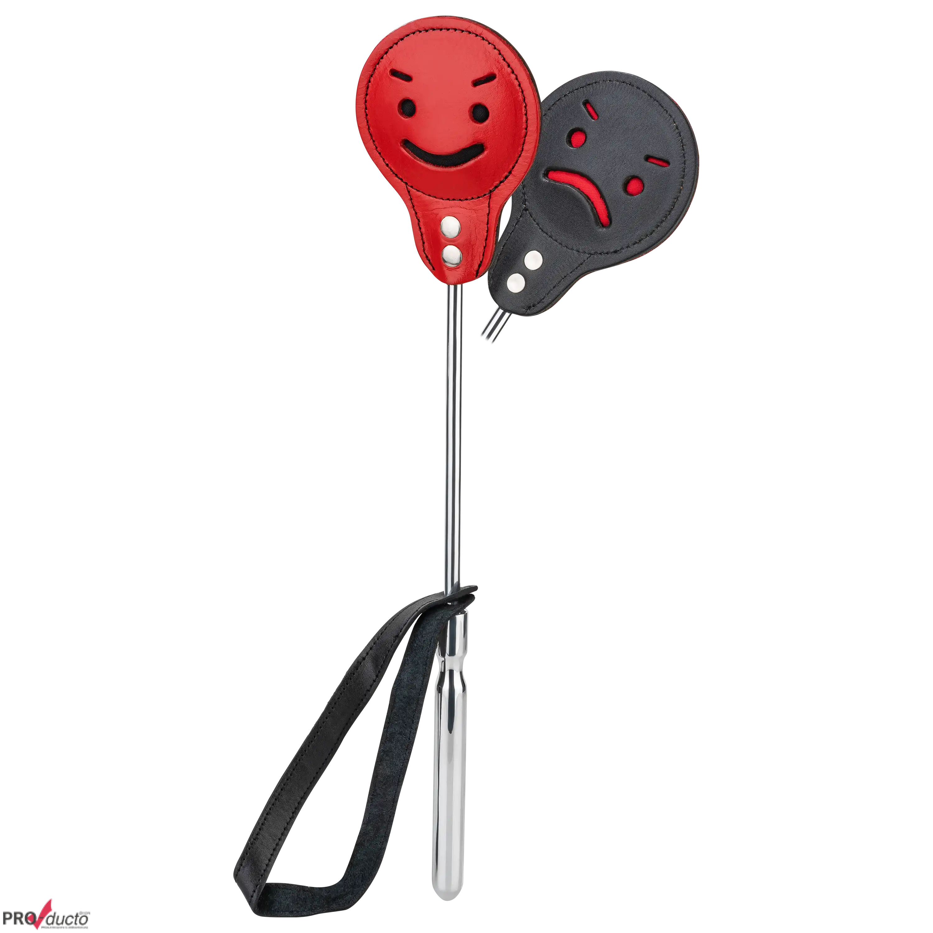 Professionelle Produktfotografie einer rot-schwarzen Klatsche mit Emoji-Motiven aus Leder im Fotostudio aufgenommen.