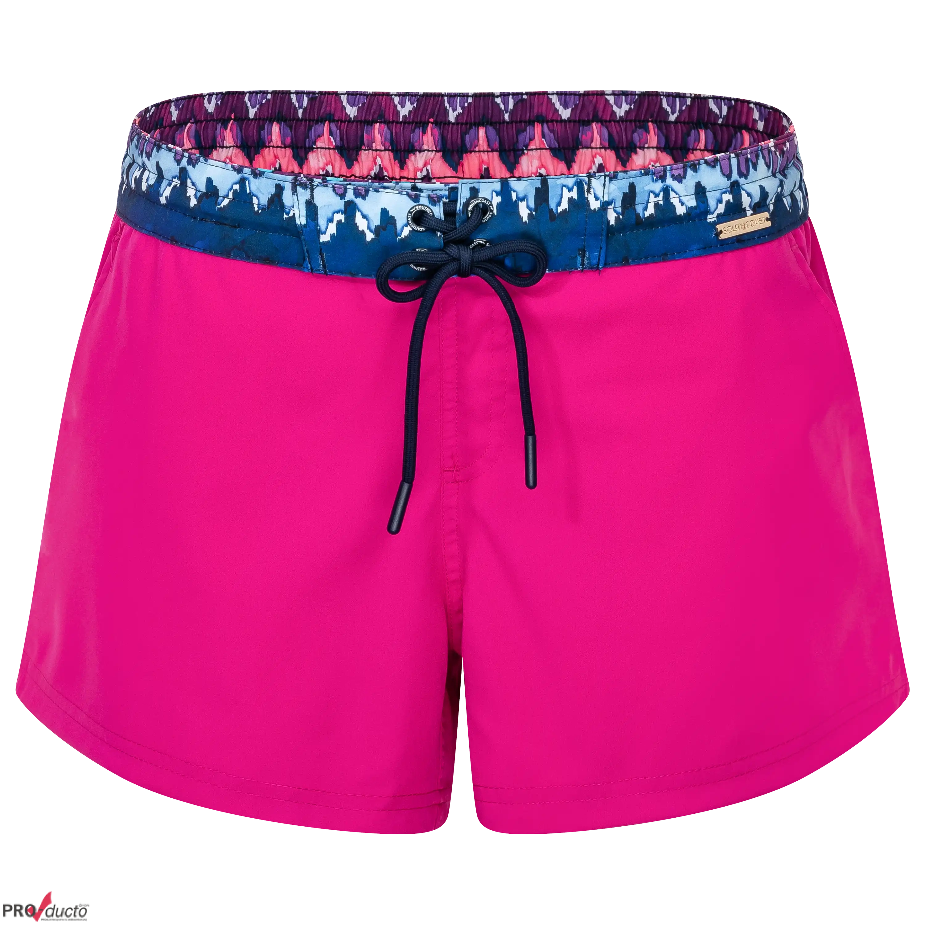Professionelle Produktfotografie einer pinken Badeshorts mit gemustertem Bund. Bei PRO-ducto GmbH Bekleidung fotografieren lassen für hochwertige Textilfotografie.