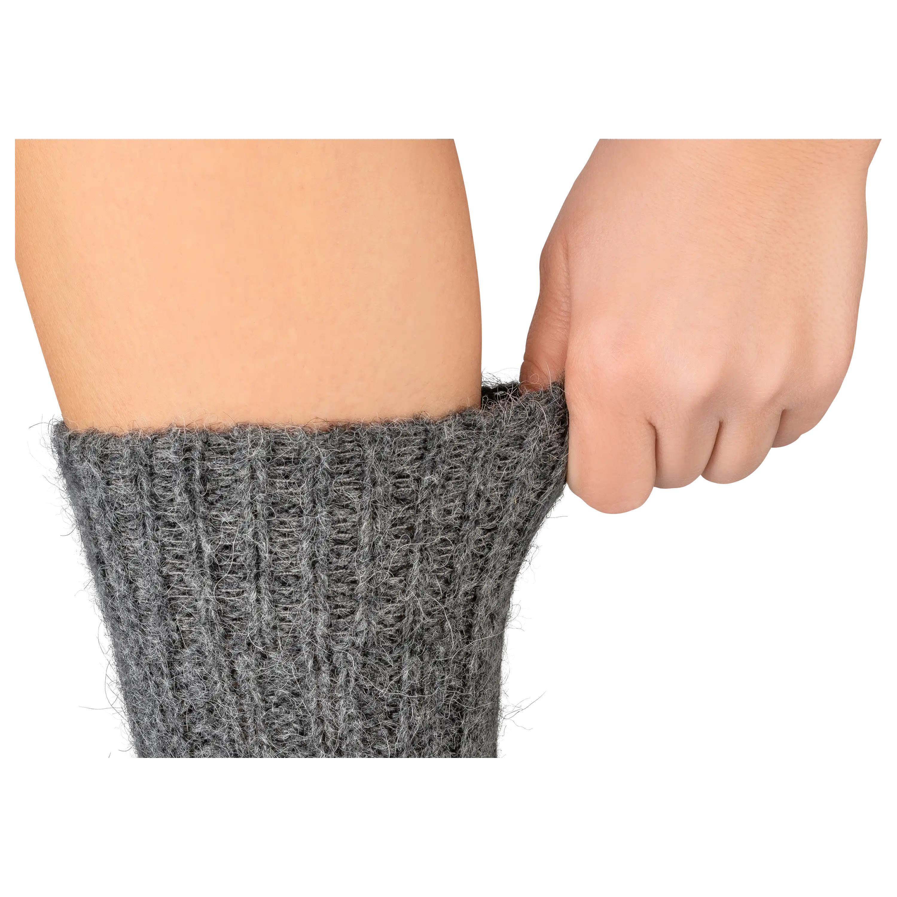 PRO-ducto GmbH Professionelle Produktfotografie als Freisteller: Eine Hand zieht einen grauen, gestrickten Stulpen über ein Bein für mehr Sichtbarkeit und Umsatz. Produktfotografie
