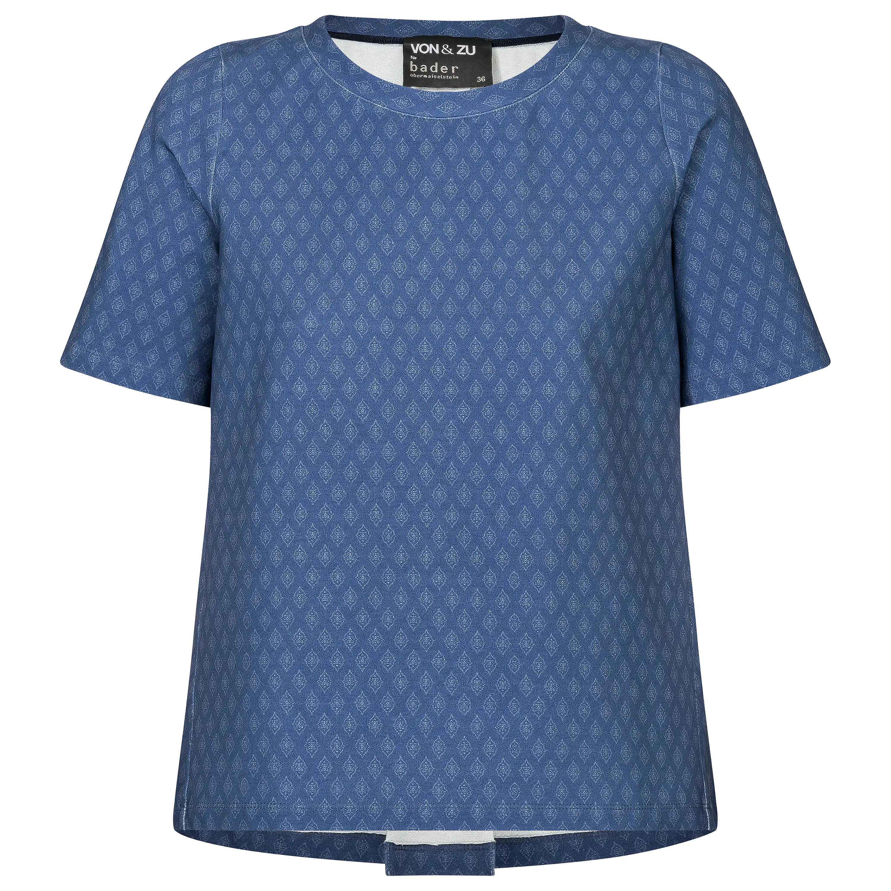 Professionelle Produktfotografie eines blauen T-Shirts mit Rautenmuster. Hochwertige Textilfotografie für Produktbilder, ideal als Freisteller. PRO-ducto GmbH