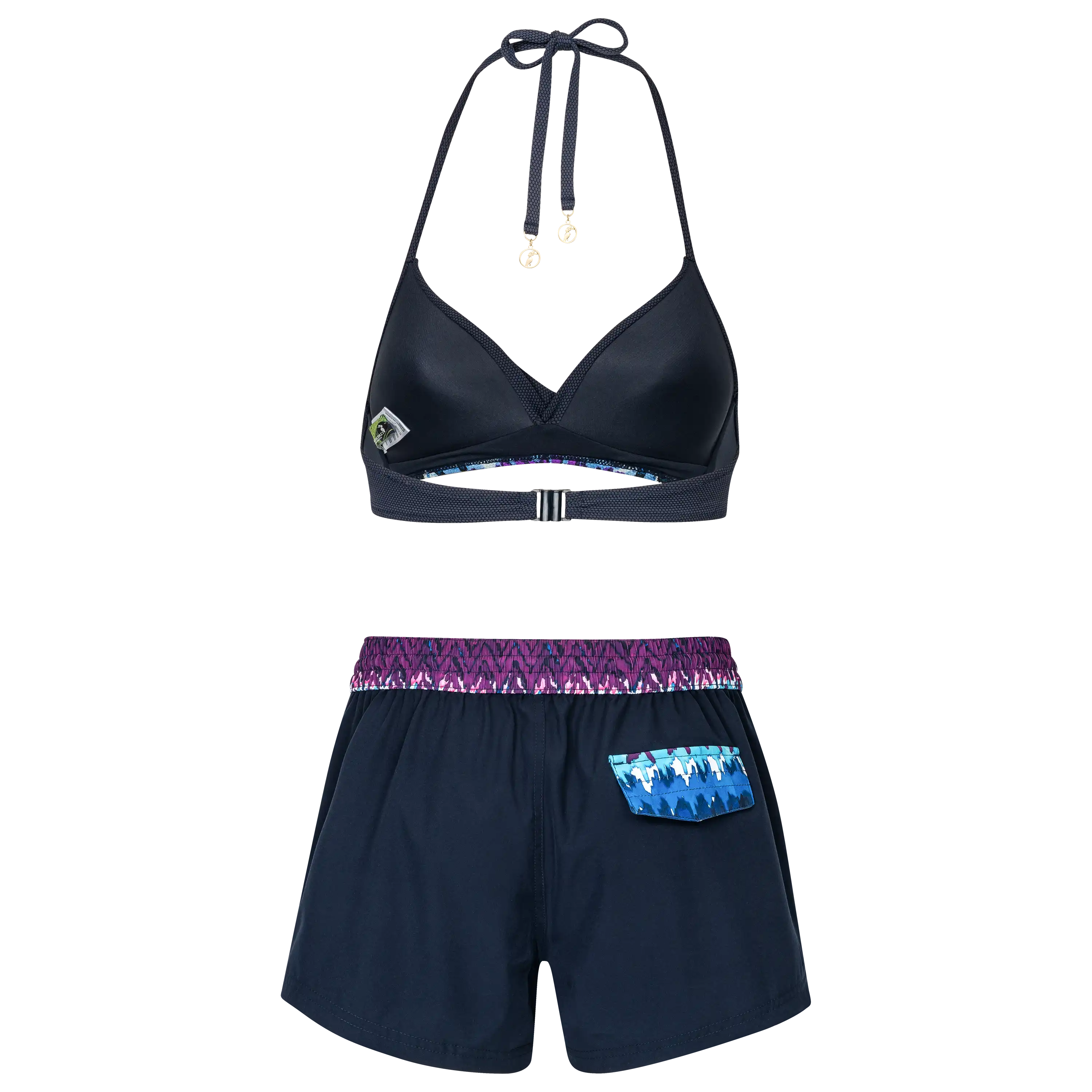 Professionelle Produktfotografie von PRO-ducto GmbH: Ein dunkelblaues Bikini-Set mit gemusterten Akzenten, ideal um hochwertige Textilfotografie zu zeigen.