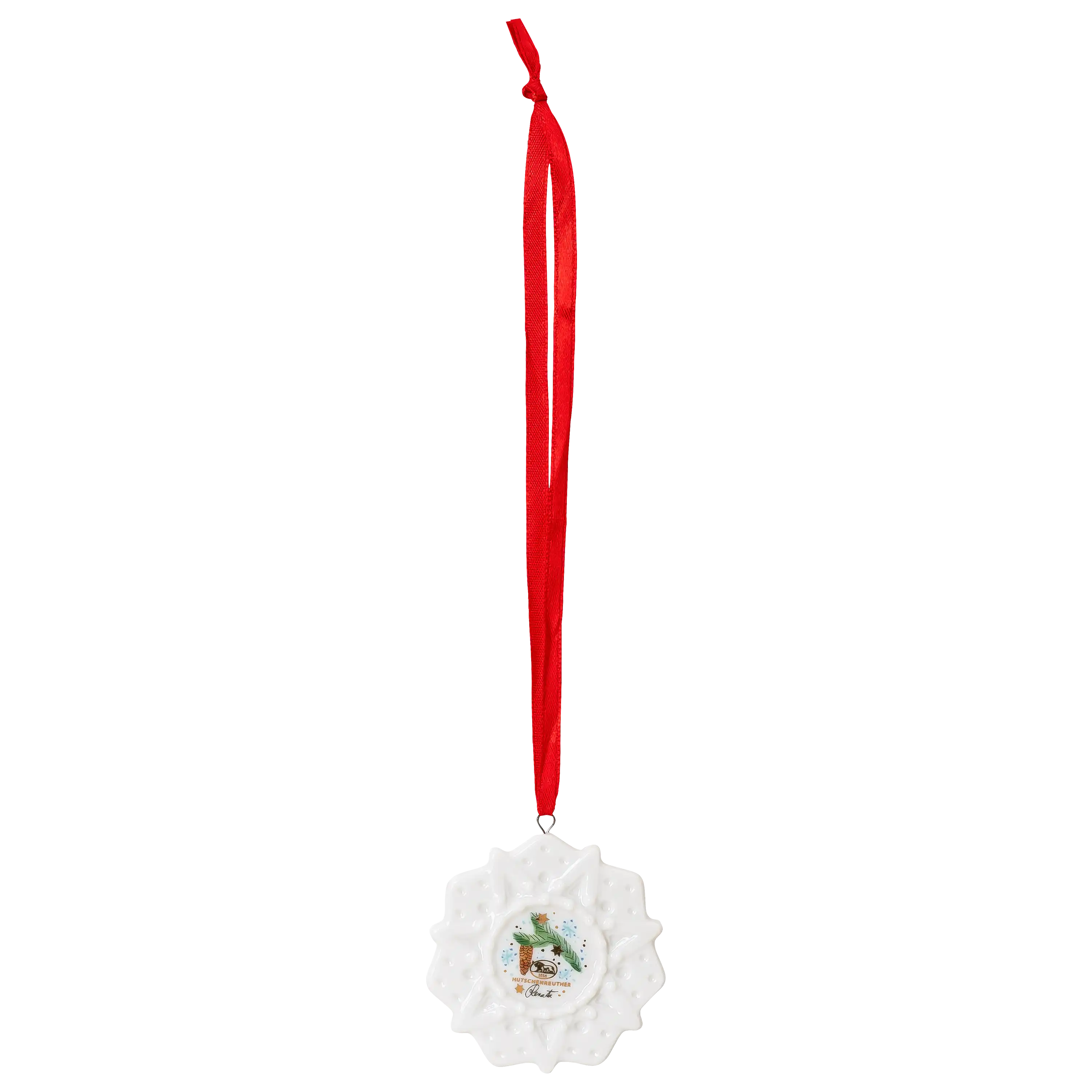 Weißer Hutschenreuther Porzellan-Weihnachtsschmuck in Sternform mit rotem Band für professionelle Produktfotos.