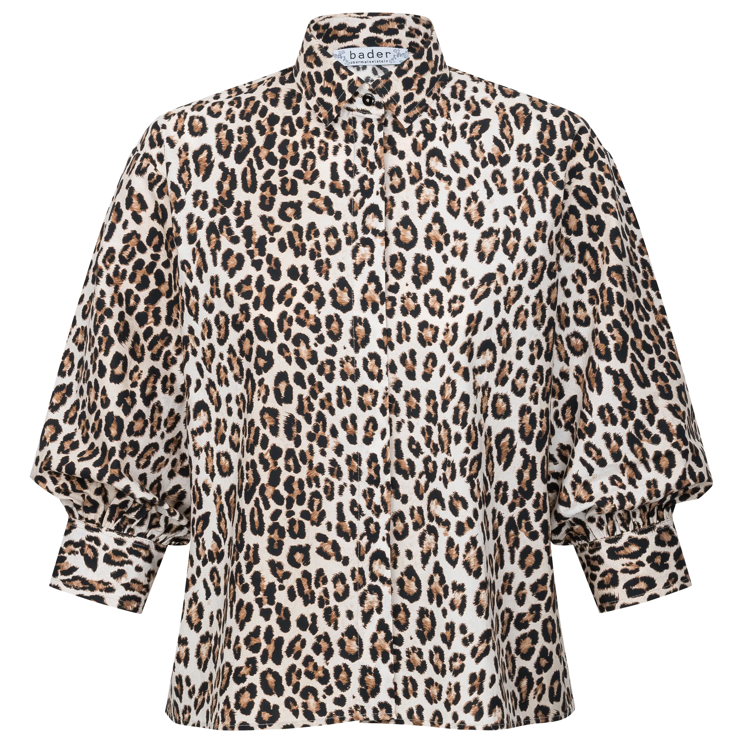Professionelle Textilfotografie: Eine Bluse mit Leopardenmuster als Freisteller. Hochwertige Produktfotos für Bekleidung lassen sich so optimal präsentieren. PRO-ducto GmbH