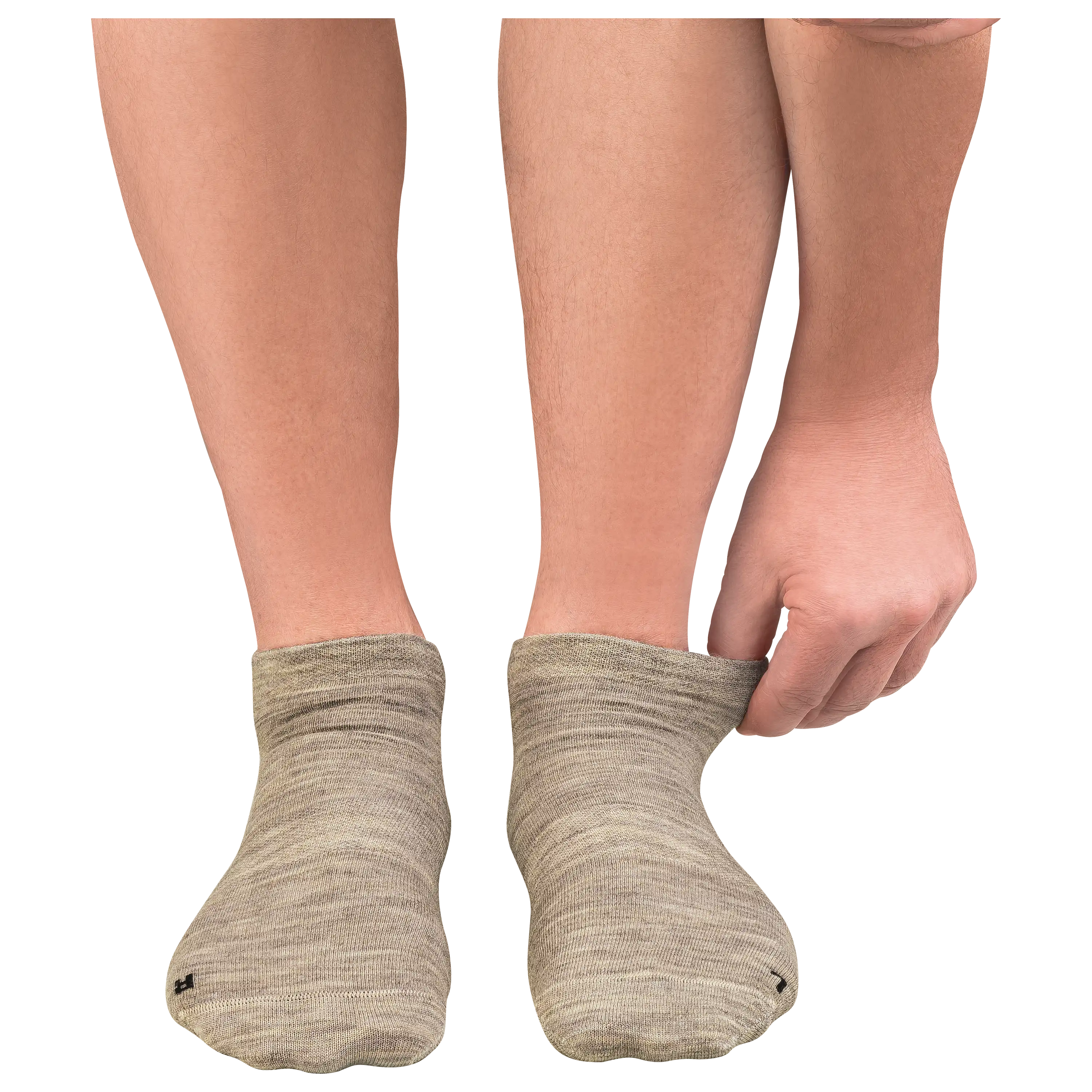 Professionelle Produktfotografie von beigefarbenen Socken an Füßen, ideal für Textilfotografie und um Bekleidung bei PRO-ducto GmbH fotografieren zu lassen.