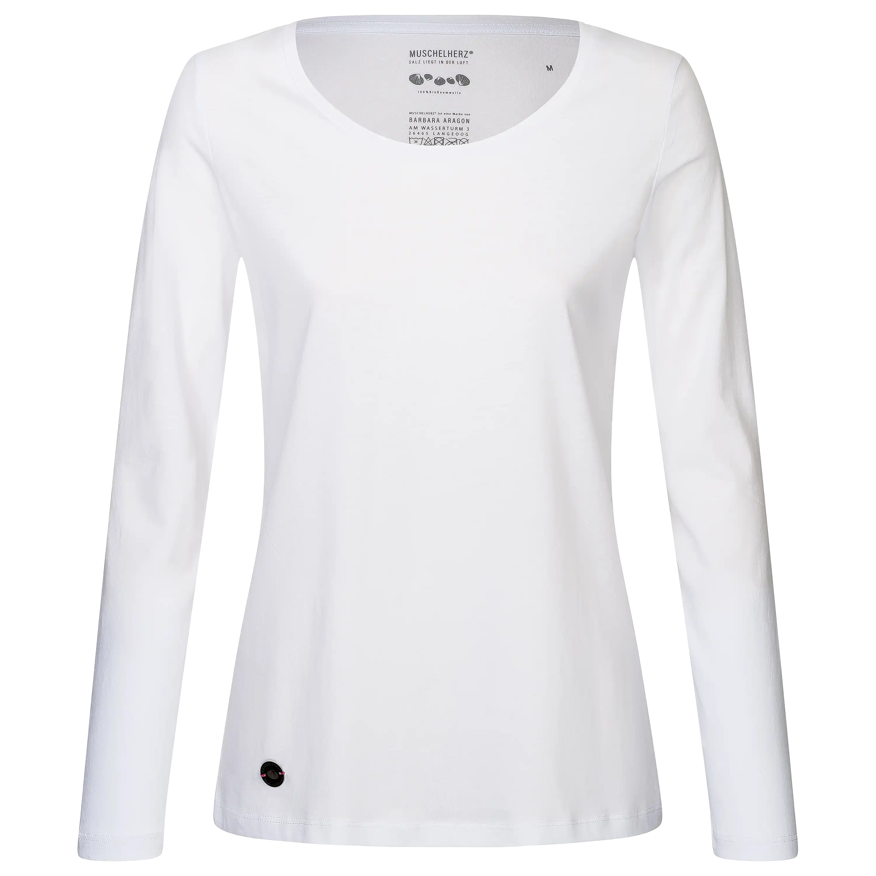 Professionelle Produktfotografie eines weißen Langarmshirts von Muschelherz für die Textilfotografie.