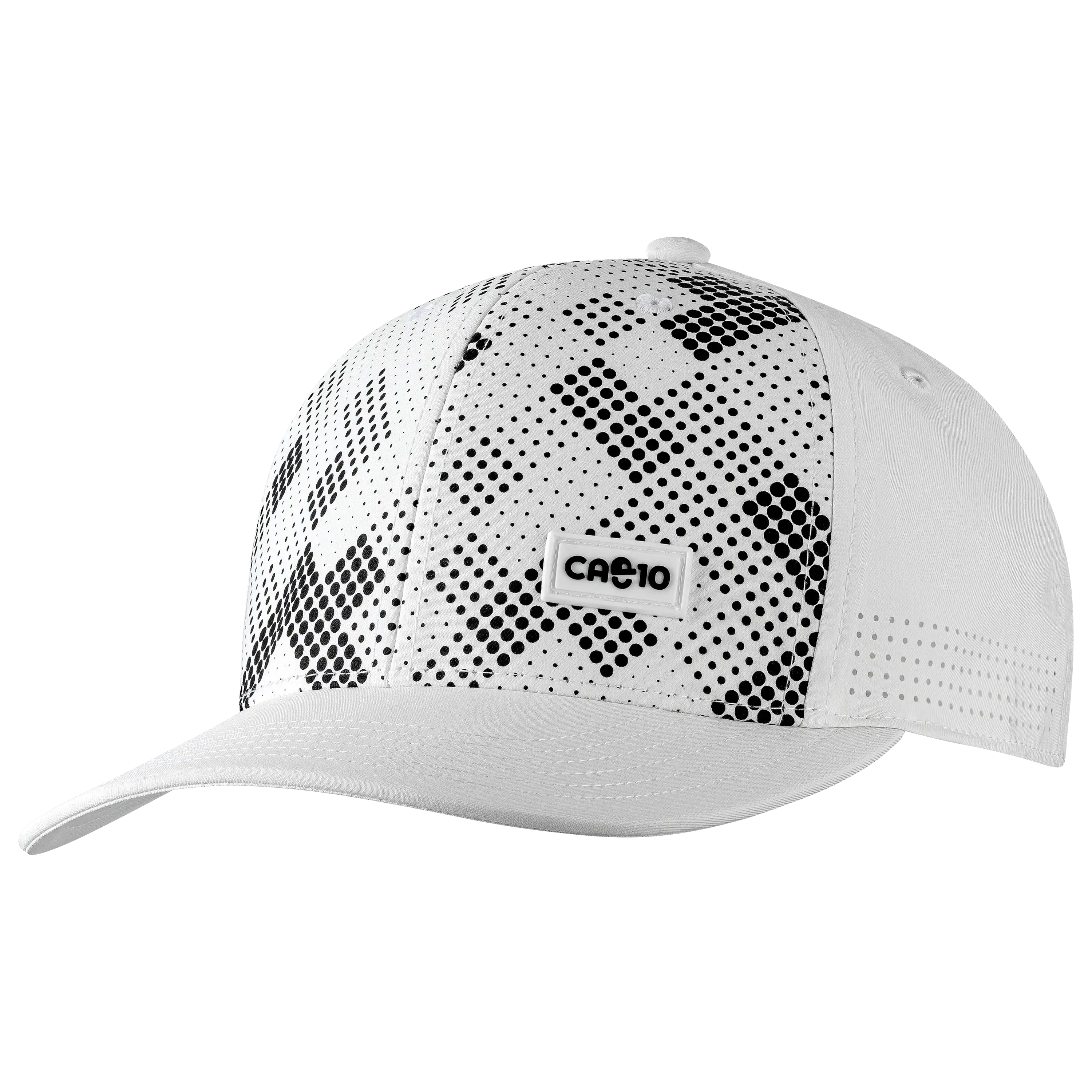 Professionelle Produktfotografie einer weißen Cap mit schwarzem Punktmuster als Freisteller für Textilfotografie und hochwertige Produktbilder. PRO-ducto GmbH